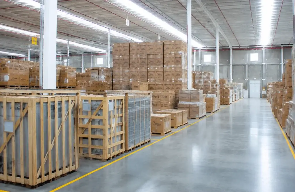 Warehouse racks for cargo storage and freight forwarding support
